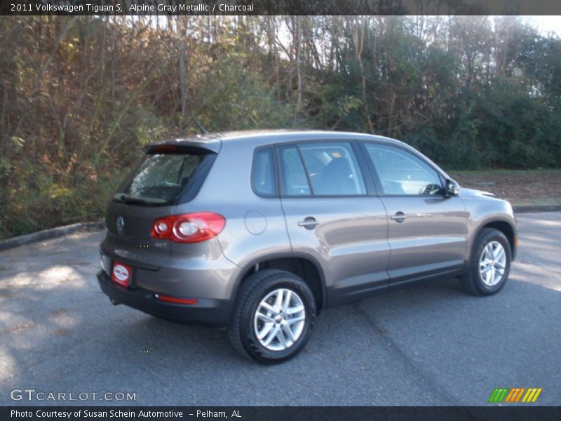 Alpine Gray Metallic / Charcoal 2011 Volkswagen Tiguan S