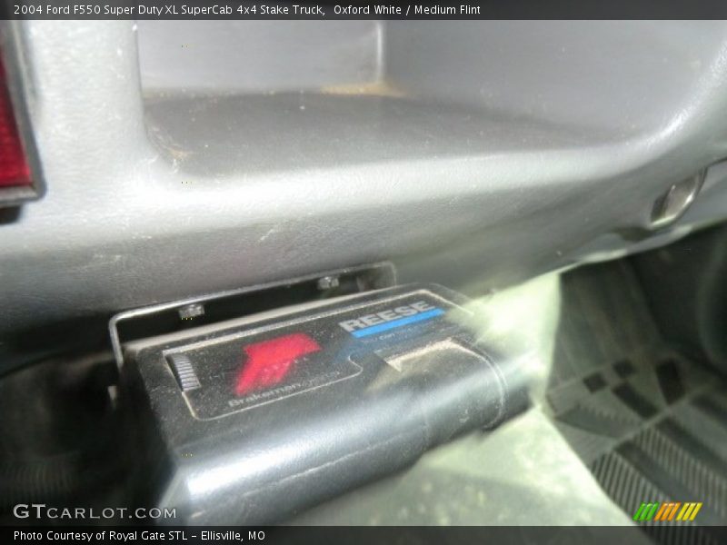 Oxford White / Medium Flint 2004 Ford F550 Super Duty XL SuperCab 4x4 Stake Truck