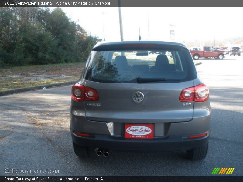 Alpine Gray Metallic / Charcoal 2011 Volkswagen Tiguan S
