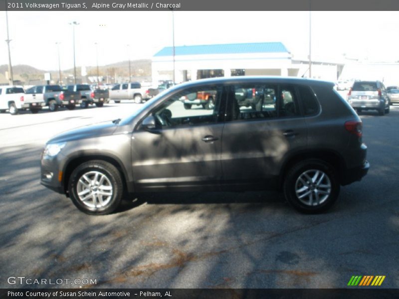Alpine Gray Metallic / Charcoal 2011 Volkswagen Tiguan S