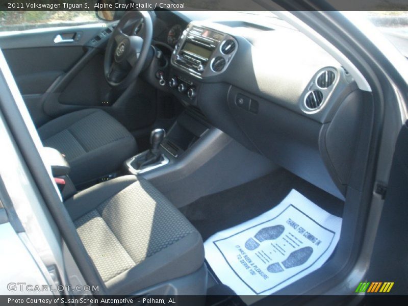 Alpine Gray Metallic / Charcoal 2011 Volkswagen Tiguan S