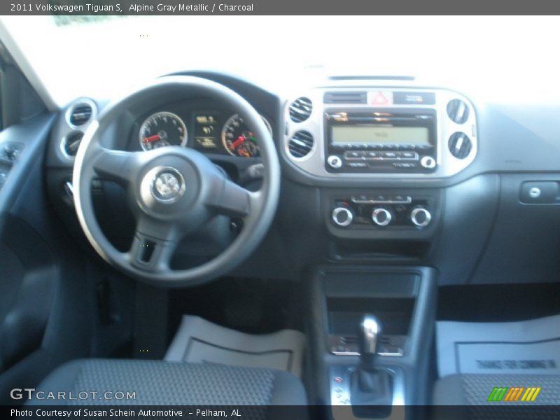 Alpine Gray Metallic / Charcoal 2011 Volkswagen Tiguan S