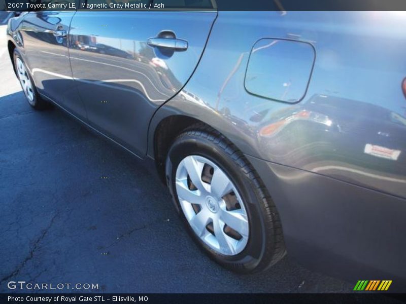 Magnetic Gray Metallic / Ash 2007 Toyota Camry LE