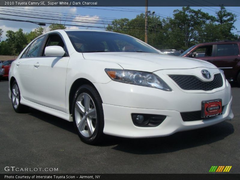 Super White / Dark Charcoal 2010 Toyota Camry SE