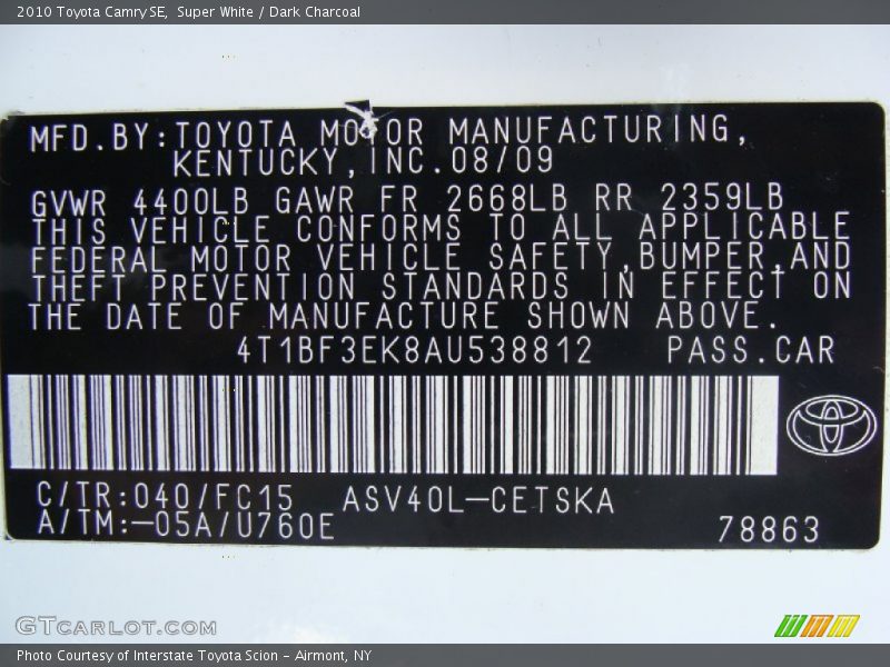 Super White / Dark Charcoal 2010 Toyota Camry SE