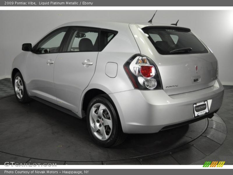 Liquid Platinum Metallic / Ebony 2009 Pontiac Vibe