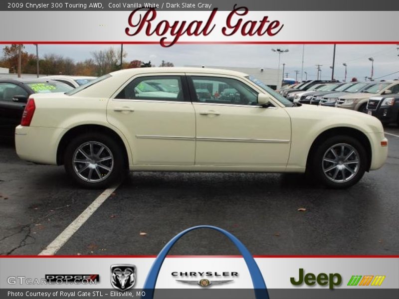 Cool Vanilla White / Dark Slate Gray 2009 Chrysler 300 Touring AWD