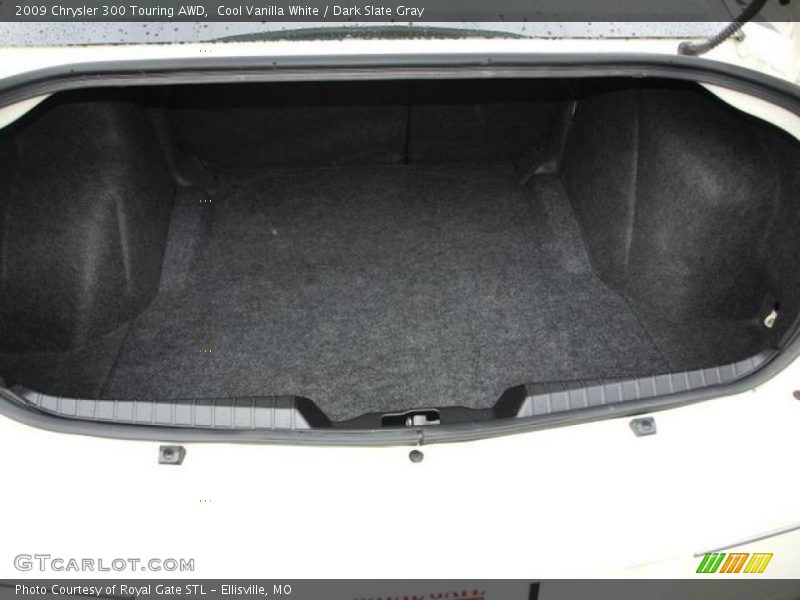 Cool Vanilla White / Dark Slate Gray 2009 Chrysler 300 Touring AWD