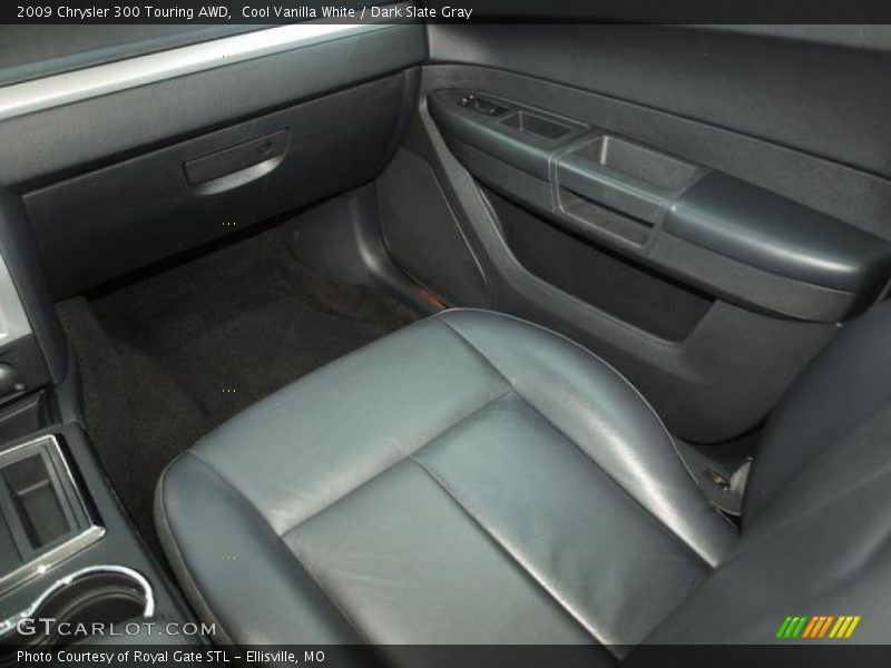 Cool Vanilla White / Dark Slate Gray 2009 Chrysler 300 Touring AWD