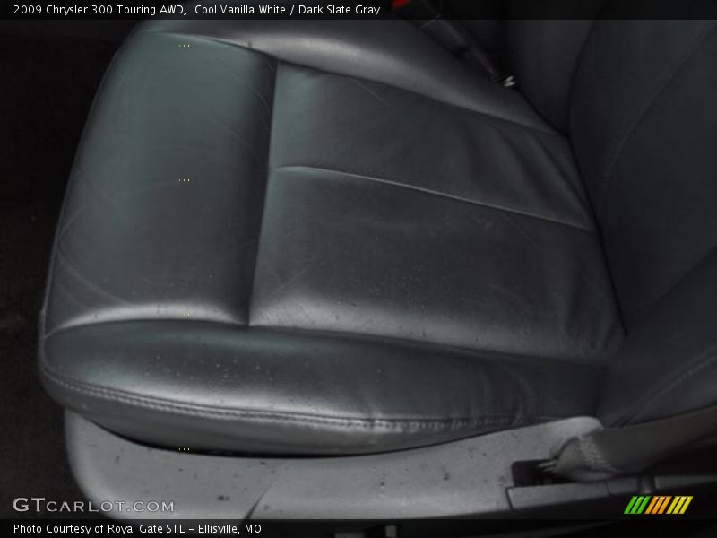 Cool Vanilla White / Dark Slate Gray 2009 Chrysler 300 Touring AWD