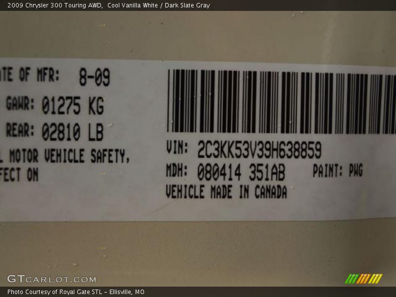 Cool Vanilla White / Dark Slate Gray 2009 Chrysler 300 Touring AWD