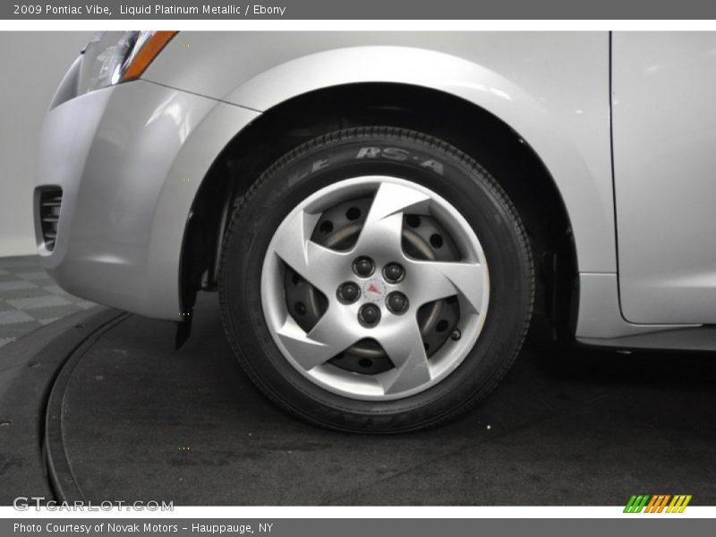 Liquid Platinum Metallic / Ebony 2009 Pontiac Vibe