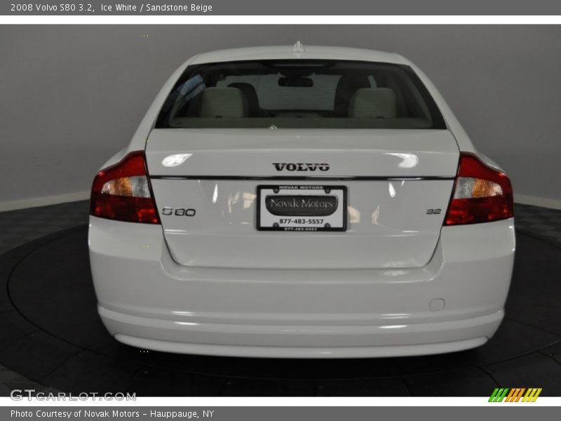 Ice White / Sandstone Beige 2008 Volvo S80 3.2