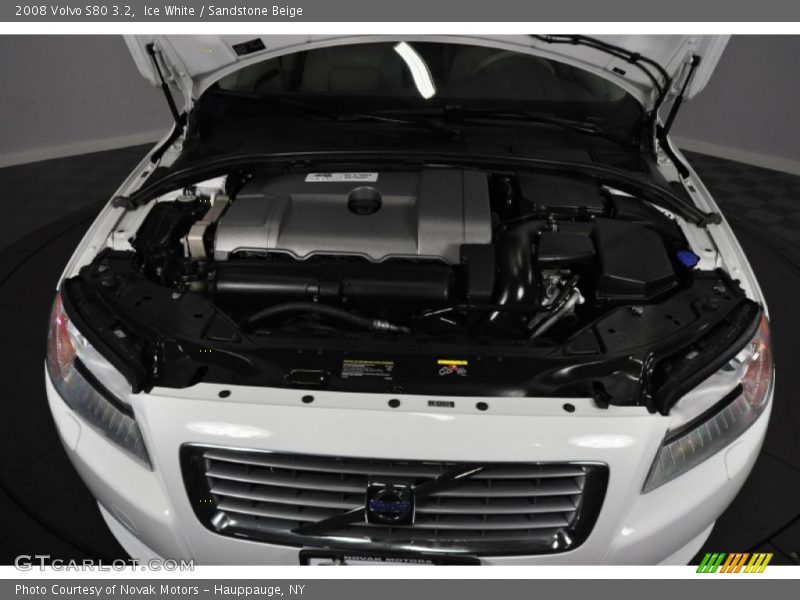 Ice White / Sandstone Beige 2008 Volvo S80 3.2