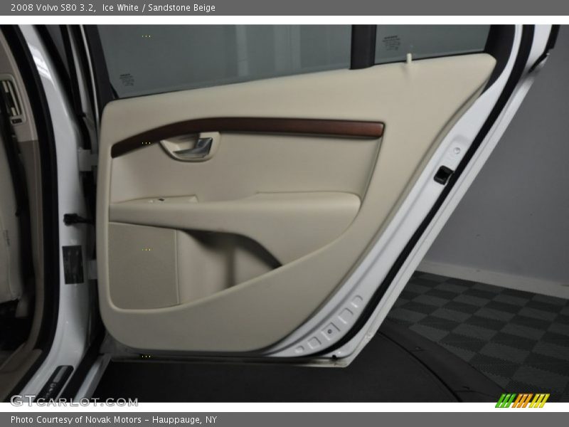 Ice White / Sandstone Beige 2008 Volvo S80 3.2