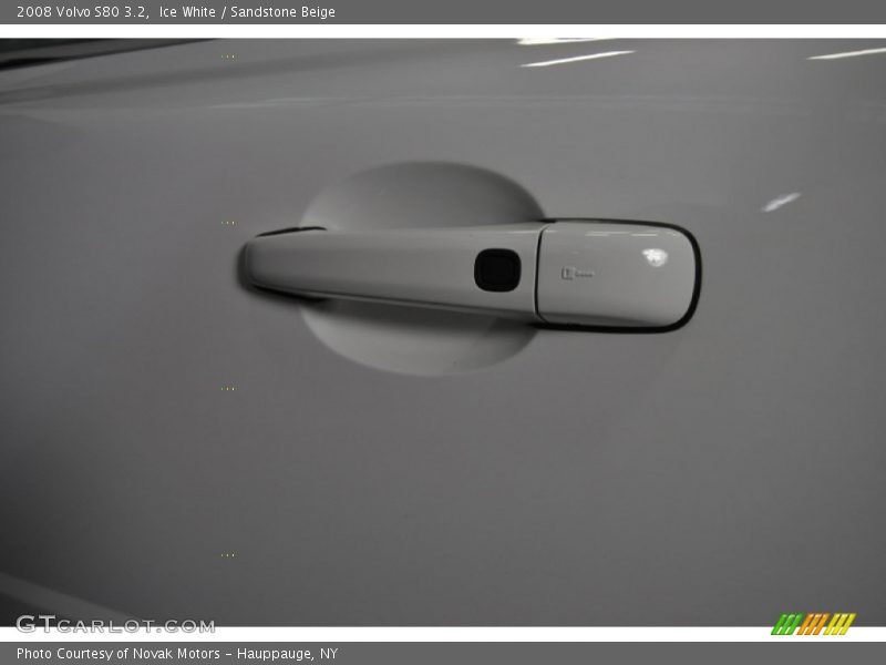 Ice White / Sandstone Beige 2008 Volvo S80 3.2
