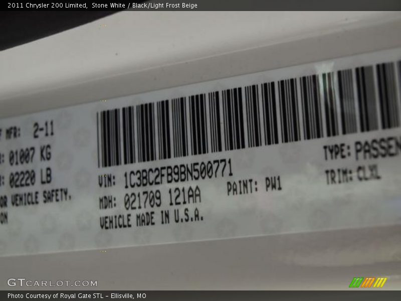 Stone White / Black/Light Frost Beige 2011 Chrysler 200 Limited