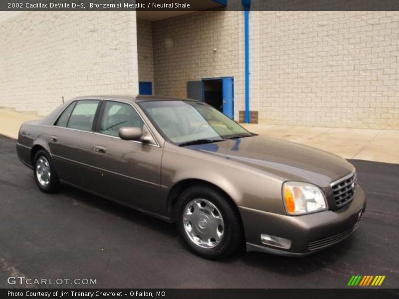 Front 3/4 View of 2002 DeVille DHS