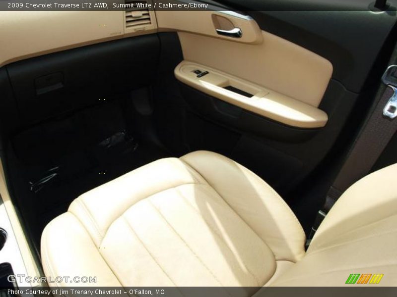 Summit White / Cashmere/Ebony 2009 Chevrolet Traverse LTZ AWD