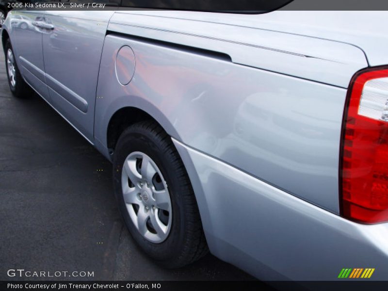 Silver / Gray 2006 Kia Sedona LX
