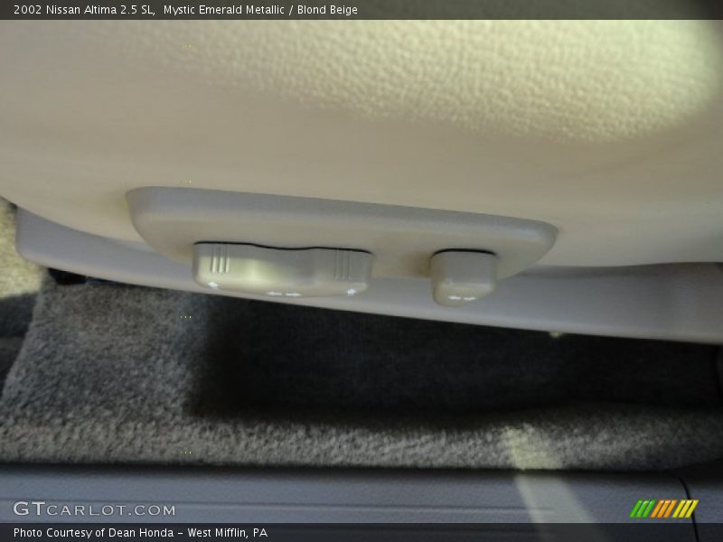 Mystic Emerald Metallic / Blond Beige 2002 Nissan Altima 2.5 SL