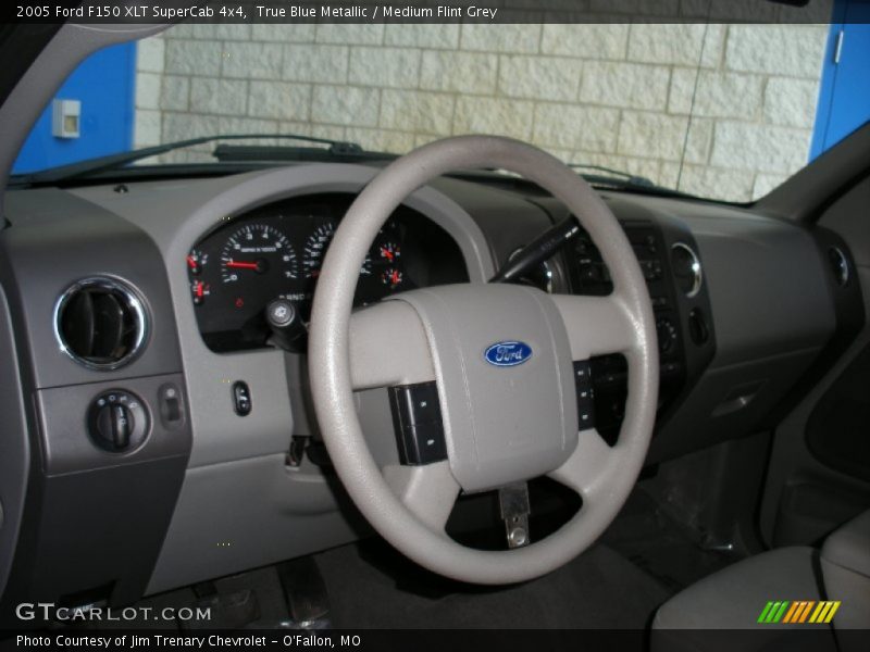 True Blue Metallic / Medium Flint Grey 2005 Ford F150 XLT SuperCab 4x4