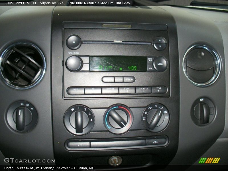True Blue Metallic / Medium Flint Grey 2005 Ford F150 XLT SuperCab 4x4