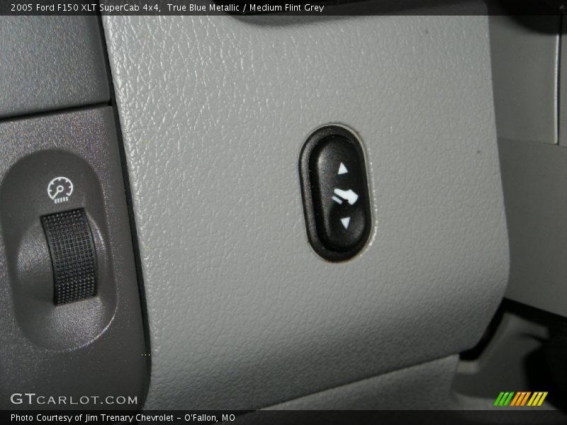 True Blue Metallic / Medium Flint Grey 2005 Ford F150 XLT SuperCab 4x4