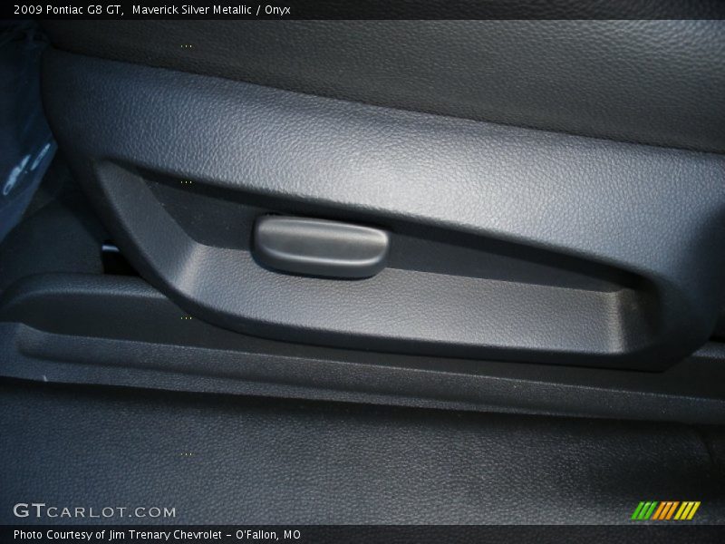 Maverick Silver Metallic / Onyx 2009 Pontiac G8 GT