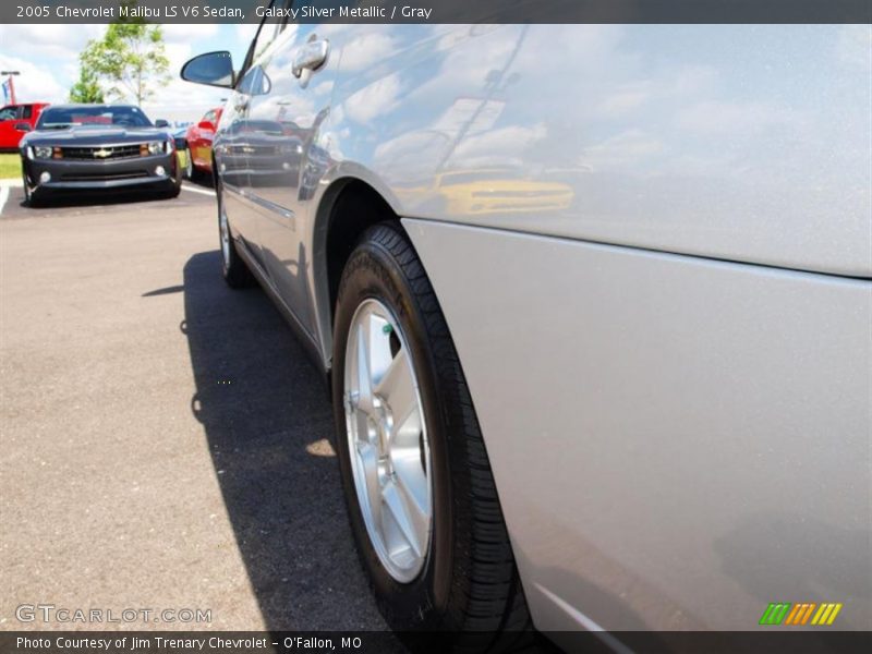 Galaxy Silver Metallic / Gray 2005 Chevrolet Malibu LS V6 Sedan
