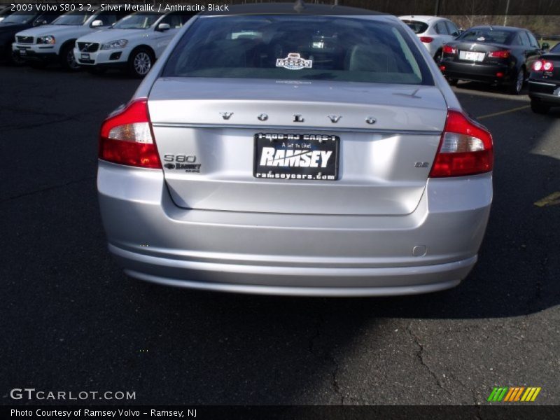 Silver Metallic / Anthracite Black 2009 Volvo S80 3.2