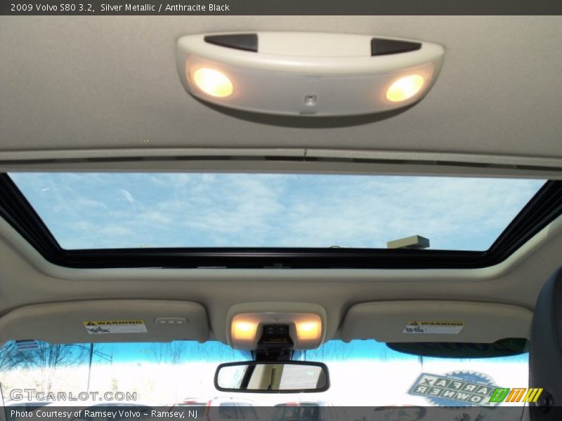 Silver Metallic / Anthracite Black 2009 Volvo S80 3.2
