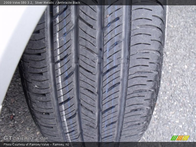 Silver Metallic / Anthracite Black 2009 Volvo S80 3.2