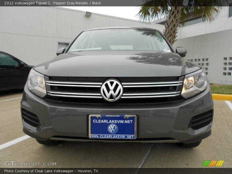 Pepper Gray Metallic / Black 2012 Volkswagen Tiguan S