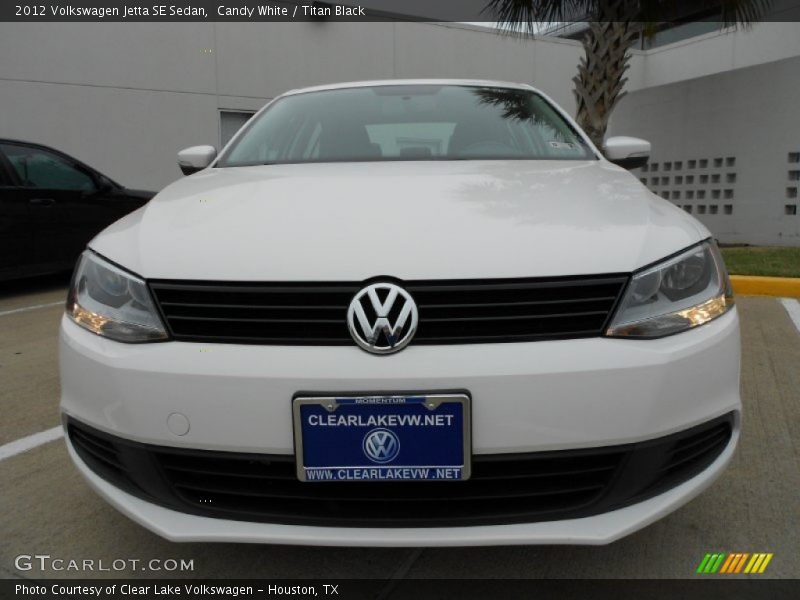 Candy White / Titan Black 2012 Volkswagen Jetta SE Sedan
