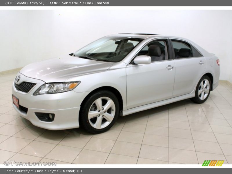 Classic Silver Metallic / Dark Charcoal 2010 Toyota Camry SE