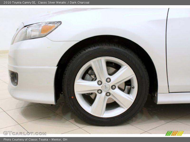 Classic Silver Metallic / Dark Charcoal 2010 Toyota Camry SE