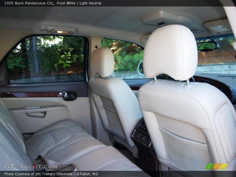 Frost White / Light Neutral 2005 Buick Rendezvous CXL