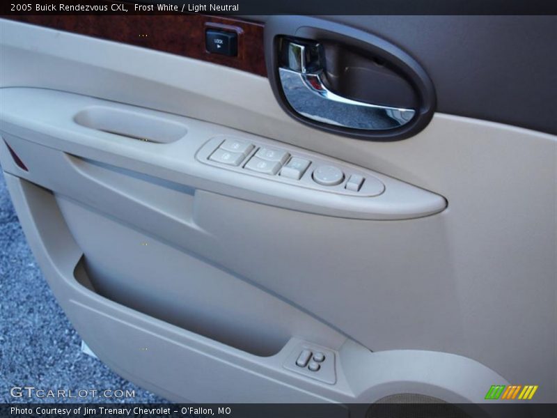 Frost White / Light Neutral 2005 Buick Rendezvous CXL