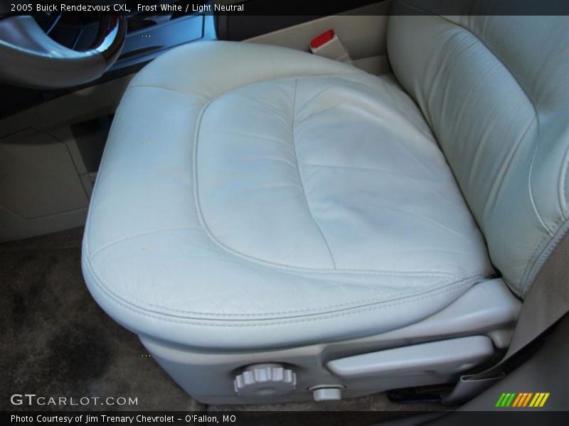 Frost White / Light Neutral 2005 Buick Rendezvous CXL