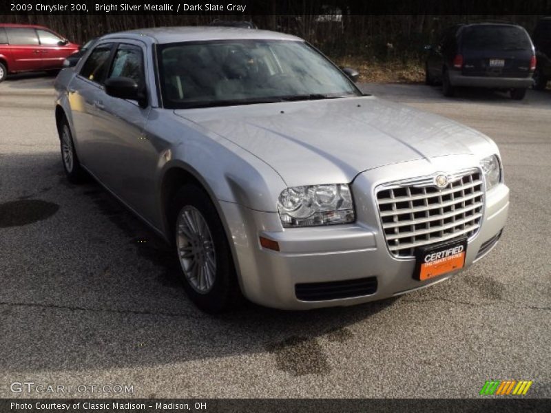 Bright Silver Metallic / Dark Slate Gray 2009 Chrysler 300