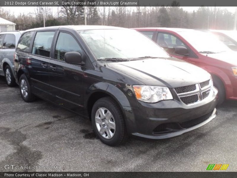 Dark Charcoal Pearl / Black/Light Graystone 2012 Dodge Grand Caravan SE