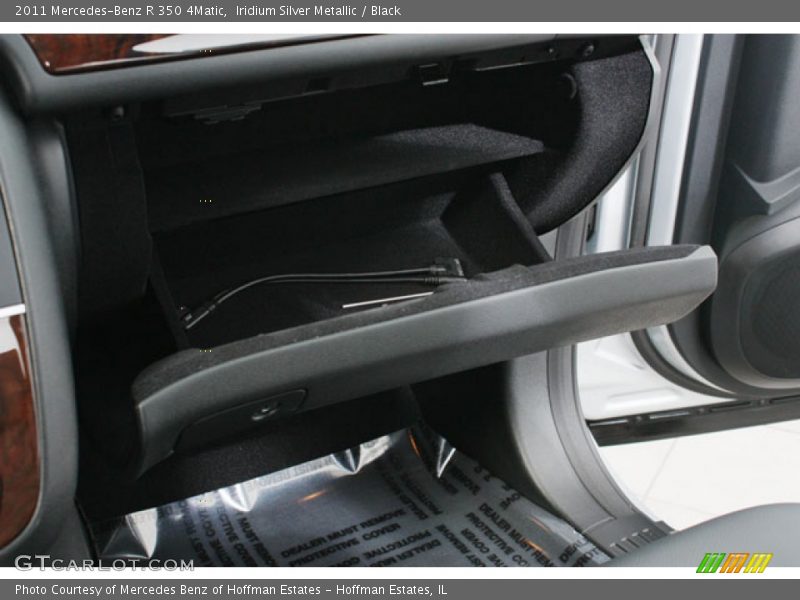 Iridium Silver Metallic / Black 2011 Mercedes-Benz R 350 4Matic