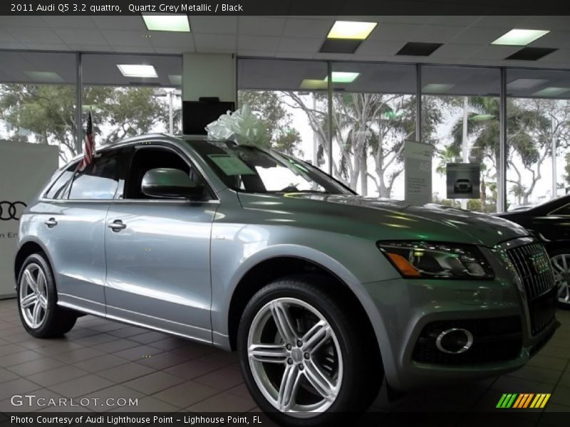 Quartz Grey Metallic / Black 2011 Audi Q5 3.2 quattro