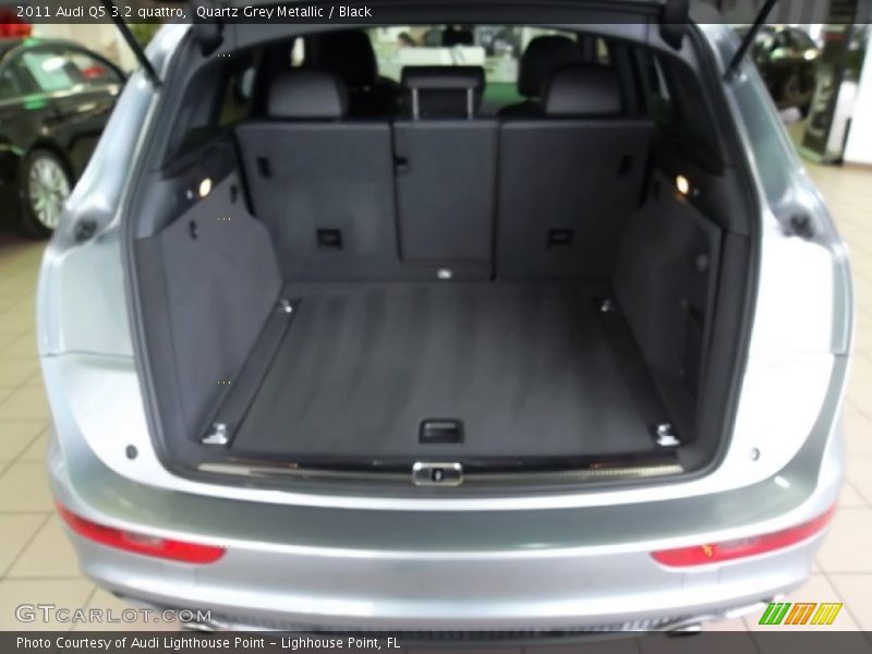 Quartz Grey Metallic / Black 2011 Audi Q5 3.2 quattro