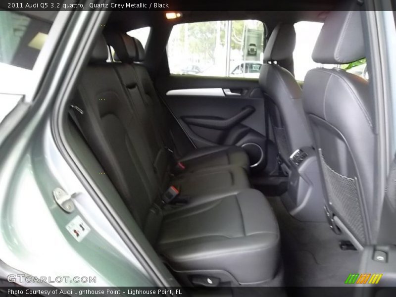 Quartz Grey Metallic / Black 2011 Audi Q5 3.2 quattro