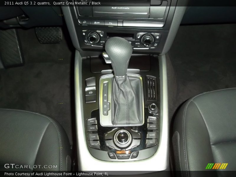 Quartz Grey Metallic / Black 2011 Audi Q5 3.2 quattro