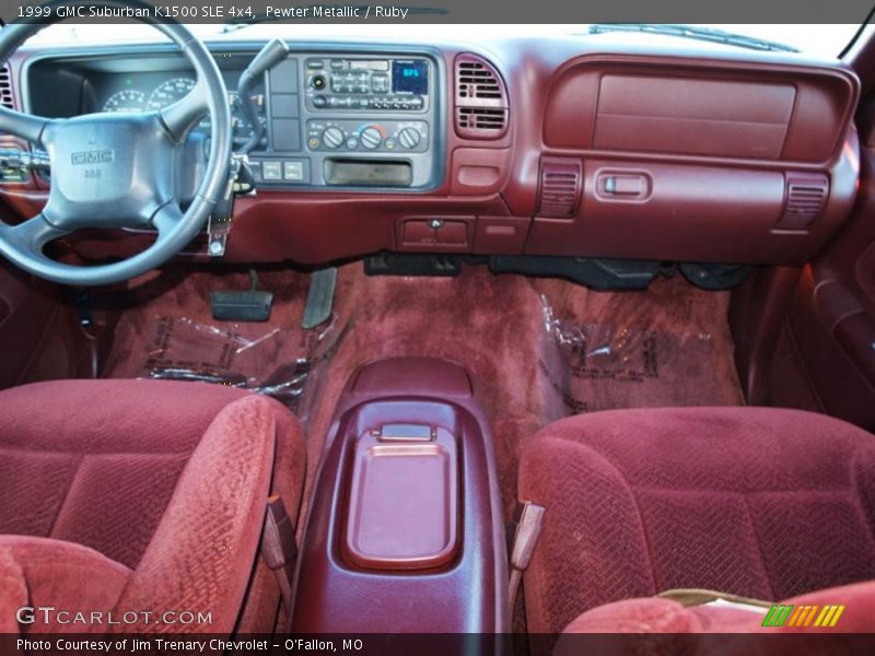 Dashboard of 1999 Suburban K1500 SLE 4x4