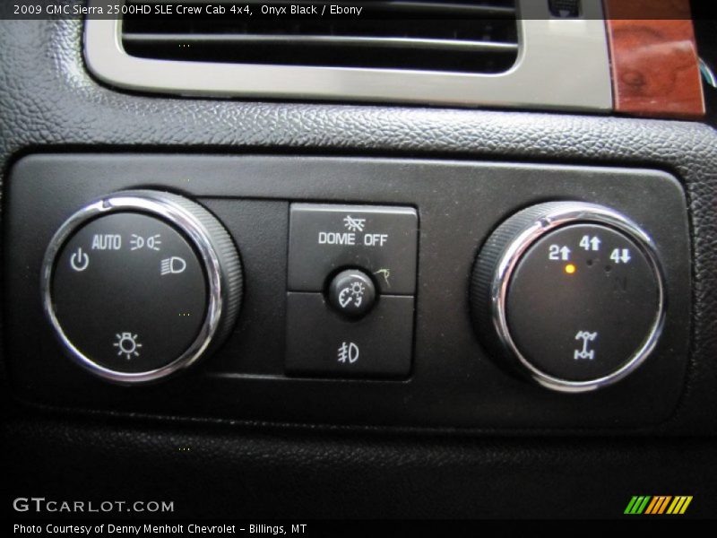 Controls of 2009 Sierra 2500HD SLE Crew Cab 4x4
