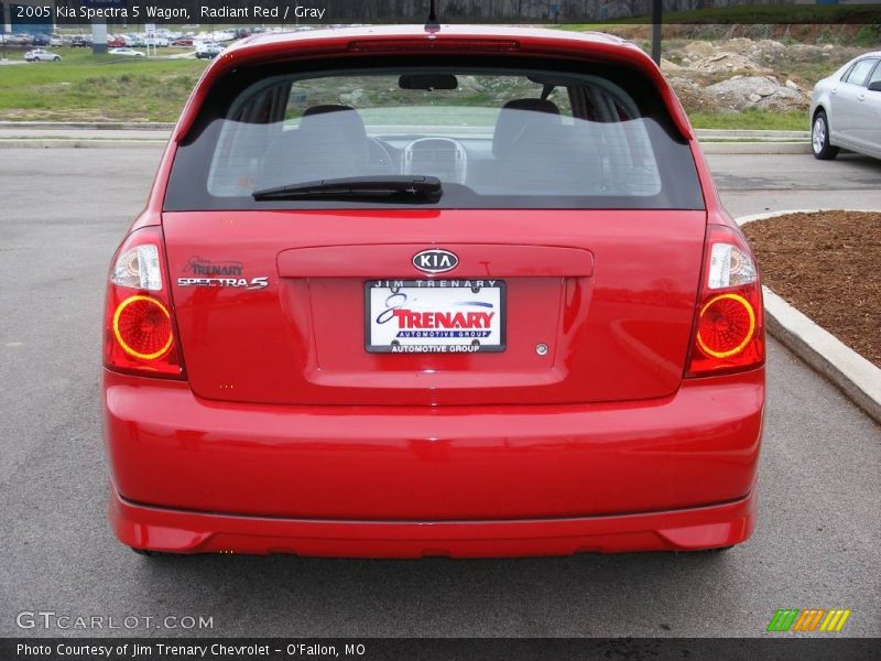 Radiant Red / Gray 2005 Kia Spectra 5 Wagon
